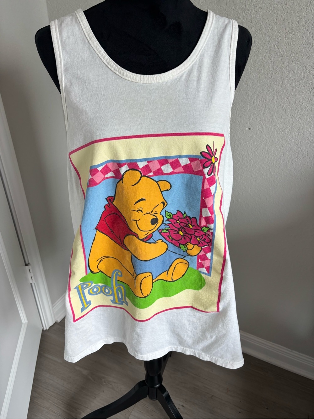 Vintage 1990s Disney Winnie the Pooh tank top Pooh holding flowers one size